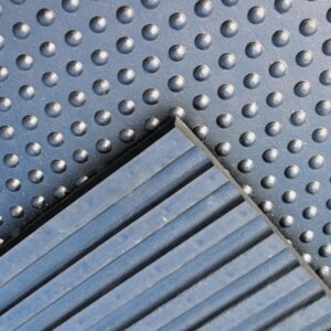 17mm Bubbletop mat showing the drainage grooves on the underside and the anti-slip bubbled top patteren