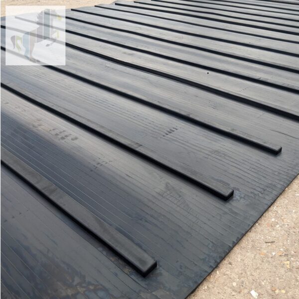 2.4m Wide Moulded ramp mat with rubber bars moulded into the mat