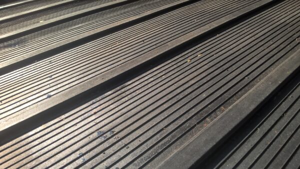 Moulded ramp mat with higher ridges to give the horses and livestock extra grip
