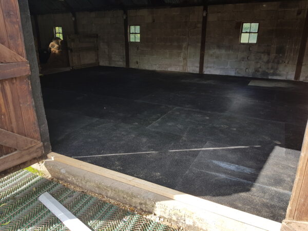 shared barn installed with 17mm Amoebic mats giving a low profile easy sweep finish